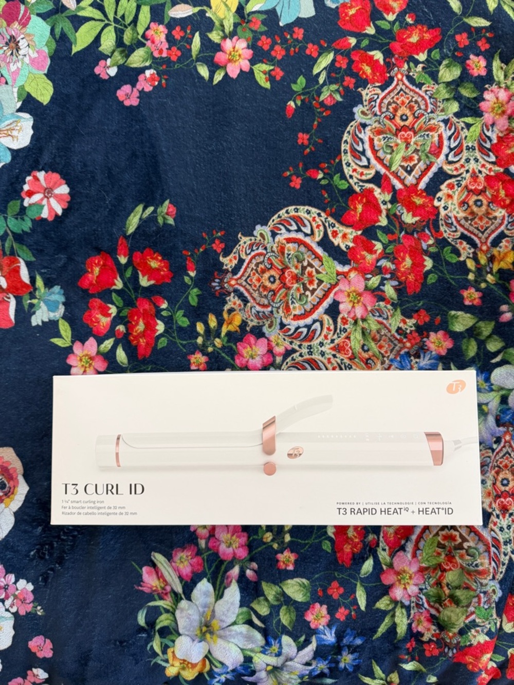 T3 White Curl ID Smart Curling Iron with Rose Gold Accents 1 1/4”